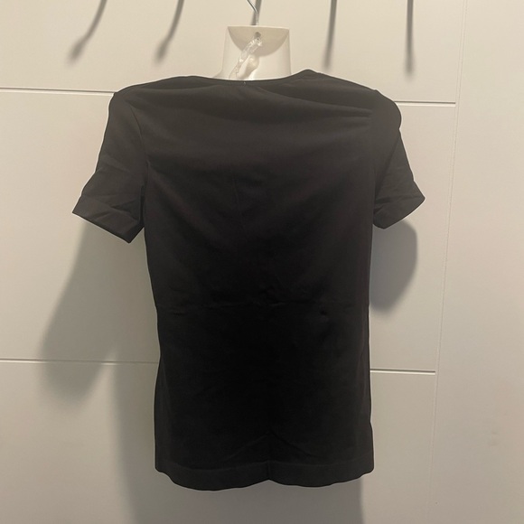 EUC Barton tshirt - Picture 3 of 3